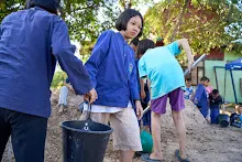 671208 สมุนพระรามช่วยกันทะลายกองดิน ถมสระน้ำ 25.jpg