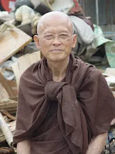 ชาวอโศก ช่วย น้ำท่วม44.JPG