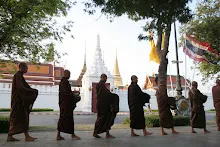 พท+สมณะบิณฑ์ที่งานชุมนุม (13).JPG