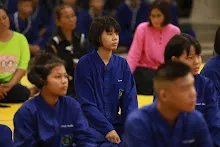 680519 พิธีรับชุดนักเรียนสัมมาสิกขาราชธานีอโศก ม.1 ม.4  128.JPG