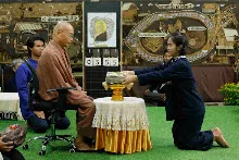 680411 พิธีรับกลด รุ่น กราบลาหลวงปู 18.jpeg