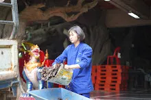680602 สมุนพระราม และ สสธ.ขนทรายและปรับพื้นที่หน้าเฮือนศูนย์สูญ 80.JPG