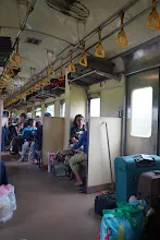 680703 เด็กสมุนพระรามนั่งรถไฟไปปฐมอโศก ร่วมงาน ๙๐ ปี ลุงจำลอง 118.jpeg