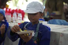 680529 สมุนพระราม สาธิตทำสลัดโรล งานอบรม นร.ขวาวใหญ่วิทยา สุรินทร์ 49.jpeg