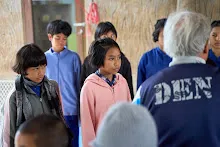 671225 สมุนพระรามเตรียมตัวไปแสดงที่ห้างสุนีย์ ในวันคริสมาสต์ 46.jpg