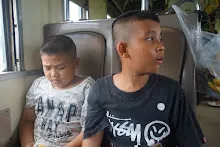 680703 เด็กสมุนพระรามนั่งรถไฟไปปฐมอโศก ร่วมงาน ๙๐ ปี ลุงจำลอง 165.jpeg