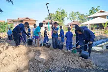 671208 สมุนพระรามช่วยกันทะลายกองดิน ถมสระน้ำ 33.jpg