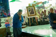 671230 สมุนพระรามแสดงร้องเพลง พิธีเปิดงานเพื่อฟ้าดิน คนมาดูงาน ทำ5ส ทำสวนบ่าย 184.jpg