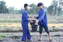 671115 ค่ายเปิดเทอมนักเรียนสัมมาฯ ทำงานเช้าขนของ ลงสวนผัก 11.JPG