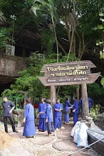 680602 สมุนพระราม และ สสธ.ขนทรายและปรับพื้นที่หน้าเฮือนศูนย์สูญ 127.JPG