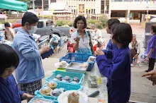 680629 สมุนพระราม ฝึกพาณิชย์บุญนิยม ขายสินค้า อุทยานบุญนิยม 4-2568 700.jpeg