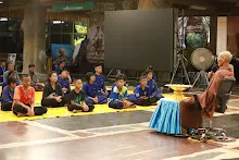 680519 พิธีรับชุดนักเรียนสัมมาสิกขาราชธานีอโศก ม.1 ม.4  54.JPG
