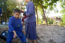 671208 สมุนพระรามช่วยกันทะลายกองดิน ถมสระน้ำ 18.jpg