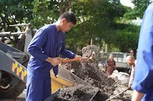 680602 สมุนพระราม และ สสธ.ขนทรายและปรับพื้นที่หน้าเฮือนศูนย์สูญ 151.JPG