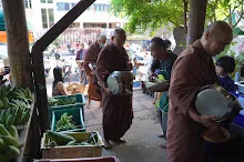 680615 สมุนพระราม ฝึกพาณิชย์บุญนิยม ขายสินค้า อุทยานบุญนิยม 3-2568 11.JPG