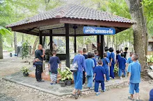 680703 เด็กสมุนพระรามนั่งรถไฟไปปฐมอโศก ร่วมงาน ๙๐ ปี ลุงจำลอง 50.jpeg