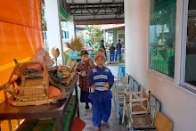 671225 สมุนพระรามเตรียมตัวไปแสดงที่ห้างสุนีย์ ในวันคริสมาสต์ 36.jpg