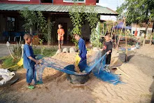680109 สสธ.ม.4 ฝนเมล็ดพุทธรักษา ฝึกโยคะ สมุนพระรามชายช่วยร่อนทรายทำน้ำตก สวนน่ารัก 145.jpg