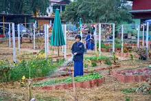 671225 สมุนพระรามเตรียมตัวไปแสดงที่ห้างสุนีย์ ในวันคริสมาสต์ 9.jpg