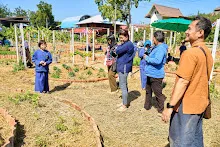 671230 สมุนพระรามแสดงร้องเพลง พิธีเปิดงานเพื่อฟ้าดิน คนมาดูงาน ทำ5ส ทำสวนบ่าย 219.jpg
