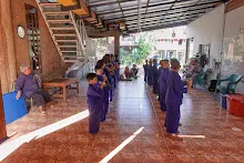 671216 นร.สมุนพระรามไปขายสลัดโรล ที่อุทยานบุญนิยม วันแรก พาณิชย์บุญนิยม 56.jpg