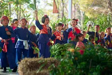 671230 สมุนพระรามแสดงร้องเพลง พิธีเปิดงานเพื่อฟ้าดิน 55.jpg