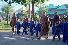 671107 เดินตามรอยพ่อครูงานมหาปวารณา 67 บ้านราช57.jpg