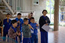 671225 สมุนพระรามเตรียมตัวไปแสดงที่ห้างสุนีย์ ในวันคริสมาสต์ 63.jpg