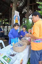 680615 สมุนพระราม ฝึกพาณิชย์บุญนิยม ขายสินค้า อุทยานบุญนิยม 3-2568 260.jpeg