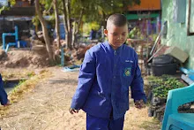 680103 สมุนพระรามดูแลสวนเช้า เย็น เปียหม่องเริ่มทำน้ำตก 24.jpg