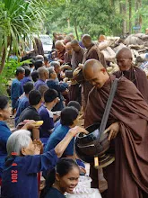 พท+สมณะบิณฑ์ที่งานชุมนุม (77).JPG