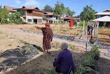 671216 นร.สมุนพระรามไปขายสลัดโรล ที่อุทยานบุญนิยม วันแรก พาณิชย์บุญนิยม 44.jpg