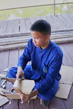 680108 สสธ.ม.ปลายช่วยกันทำชุดรีไซเคิลงานวันเด็ก กล้องเด็กถ่ายเอง 1.jpg