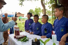 680401 อ.ดร.อานนท์ เอื้อตระกูลและคณะ เยี่ยมสวนครอบครัวน่ารัก  53.jpg