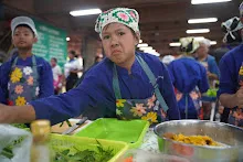 680529 สมุนพระราม สาธิตทำสลัดโรล งานอบรม นร.ขวาวใหญ่วิทยา สุรินทร์ 39.jpeg