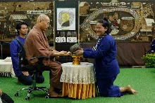 680411 พิธีรับกลด รุ่น กราบลาหลวงปู 13.jpeg
