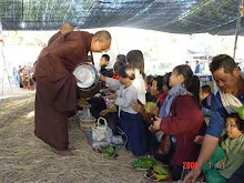 พท+สมณะบิณฑ์ที่งานชุมนุม (83).JPG