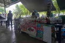 680703 เด็กสมุนพระรามนั่งรถไฟไปปฐมอโศก ร่วมงาน ๙๐ ปี ลุงจำลอง 337.jpeg