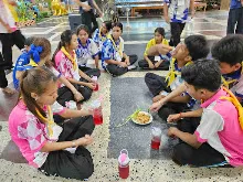 680529 อบรมนักเรียน รร.ขวาวใหญ่วิทยา เรียนรู้การทำอาหารมังสวิรัติ เมนูส้มตำ 60.jpeg