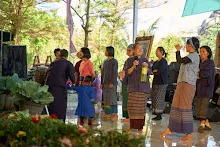 671230 สมุนพระรามแสดงร้องเพลง พิธีเปิดงานเพื่อฟ้าดิน คนมาดูงาน ทำ5ส ทำสวนบ่าย 258.jpg