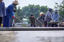 670204 ชาวบ้านราช คุ้มสีเหลือง +ส้ม+ม่วง เทปูนลานสู่สูญ ข้างโคกใต้ดิน 20.jpeg