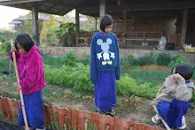 680107 สมุนพระรามดูแลสวนเช้า 23.JPG