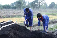 671115 ค่ายเปิดเทอมนักเรียนสัมมาฯ ทำงานเช้าขนของ ลงสวนผัก 7.JPG