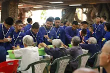 680416 รดน้ำดำหัว วันกตัญญูบูชาบรรพชน 24.JPG