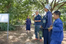 671228 สมุนพระรามเข้าค่าย เรียนการปรับปรุงพันธุ์พุทธรักษา เล่นเกมกินวิบาก พาทัวร์รถราง 319.jpg