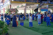 671230 สมุนพระรามแสดงร้องเพลง พิธีเปิดงานเพื่อฟ้าดิน คนมาดูงาน ทำ5ส ทำสวนบ่าย 271.jpg