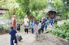 680703 เด็กสมุนพระรามนั่งรถไฟไปปฐมอโศก ร่วมงาน ๙๐ ปี ลุงจำลอง 101.jpeg
