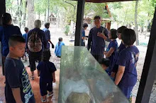 680703 เด็กสมุนพระรามนั่งรถไฟไปปฐมอโศก ร่วมงาน ๙๐ ปี ลุงจำลอง 59.jpeg