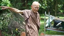 สื่อธรรมะพ่อครู(สมาธิพุทธ) ตอน พ้นมิจฉาชีพได้สูงสุดคือพ้นลาภแลกลาภ.mp4
