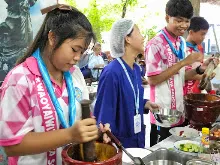 680529 อบรมนักเรียน รร.ขวาวใหญ่วิทยา เรียนรู้การทำอาหารมังสวิรัติ เมนูส้มตำ 68.jpeg